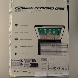 Wireless Keyboard Case designed for the 10.9-inch iPad (10th generation).